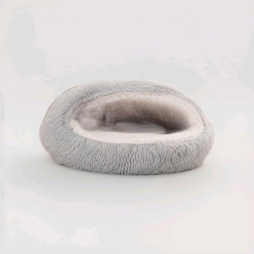 Thickened semi enclosed - , semi-enclosed